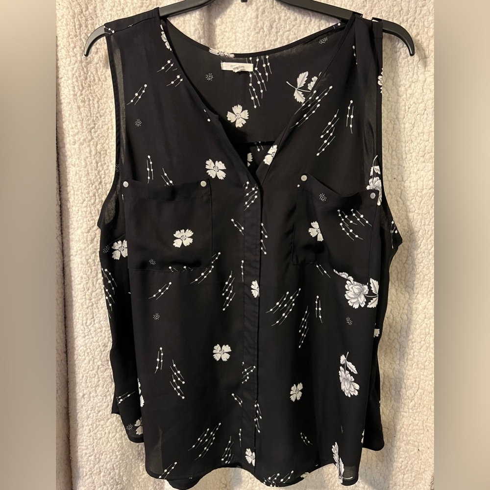 Maurice’s/Size 3/Sleeveless Blouse